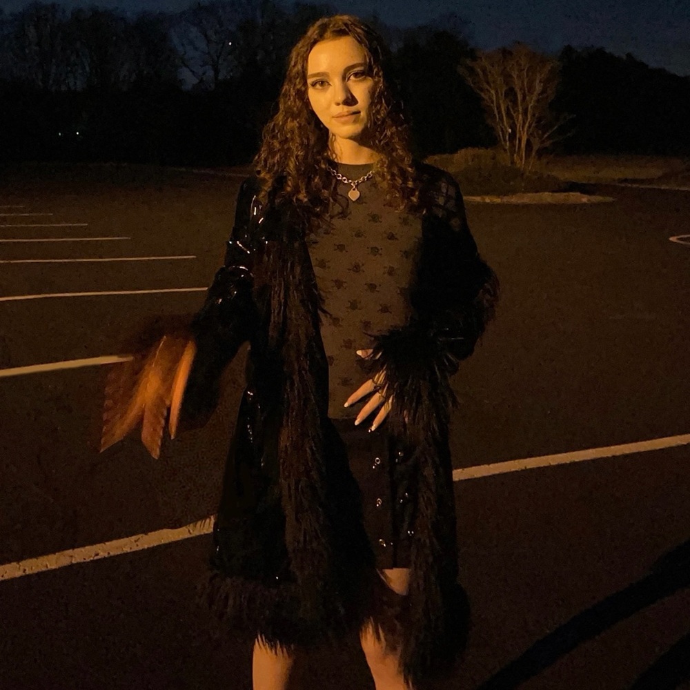 Meet your Posher, Abigail